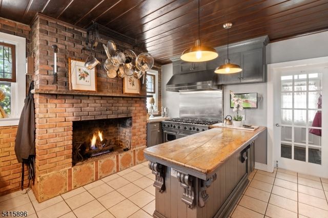 20 Belvidere Ave, Oxford Twp., NJ 07863