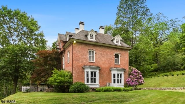 20 Belvidere Ave, Oxford Twp., NJ 07863