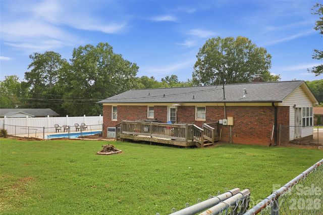 115 Arc Street, Bessemer City, NC 28016