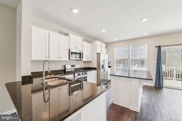 2070 HINSHAW DR, Odenton, MD 21113