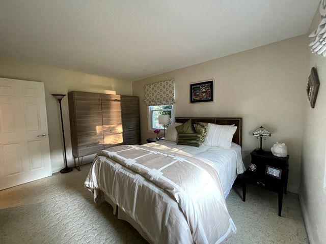 1233 Allison Lane, Schaumburg, IL 60194