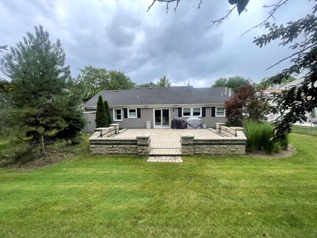 1233 Allison Lane, Schaumburg, IL 60194