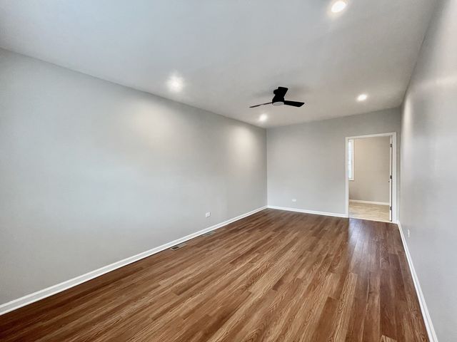 15 Bradley Lane, Hoffman Estates, IL 60169