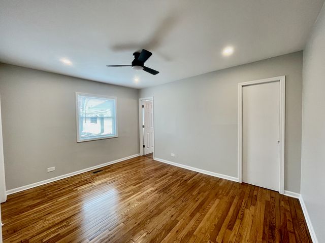 15 Bradley Lane, Hoffman Estates, IL 60169