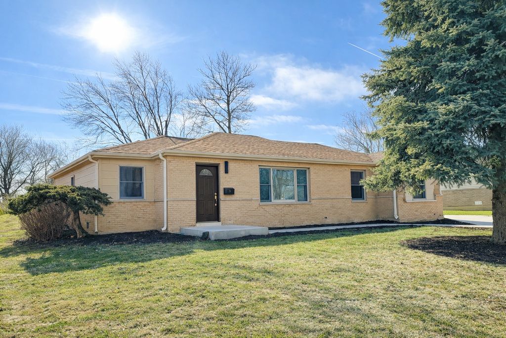 15 Bradley Lane, Hoffman Estates, IL 60169