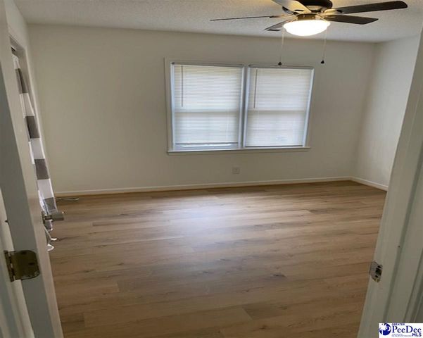 1724 W Pine Lake Dr, Florence, SC 29506