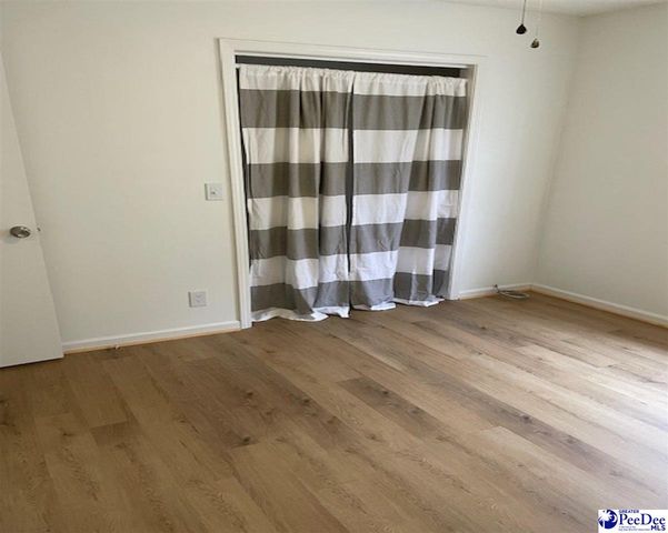 1724 W Pine Lake Dr, Florence, SC 29506