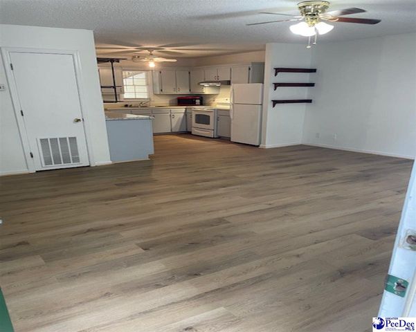 1724 W Pine Lake Dr, Florence, SC 29506