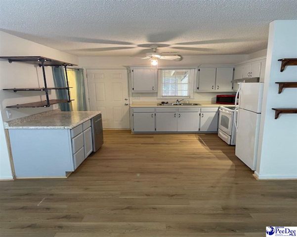 1724 W Pine Lake Dr, Florence, SC 29506