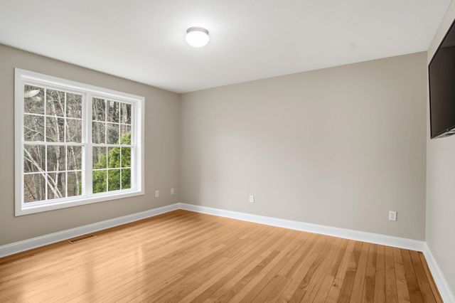 46 Cherrywood Drive, Nashua, NH 03062