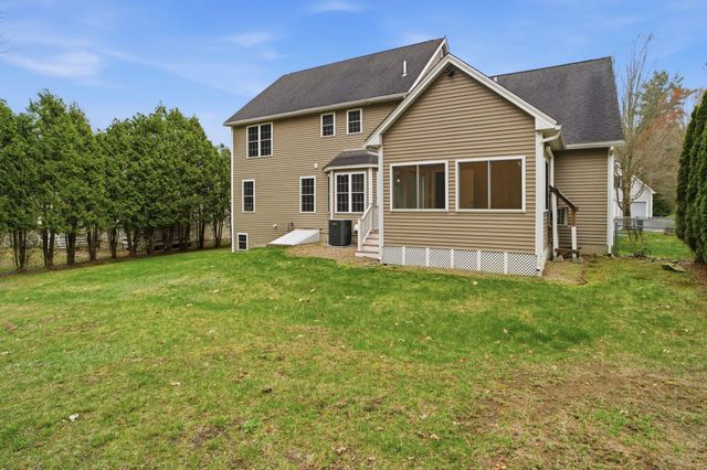 46 Cherrywood Drive, Nashua, NH 03062