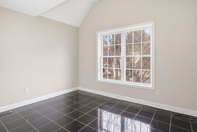 46 Cherrywood Drive, Nashua, NH 03062