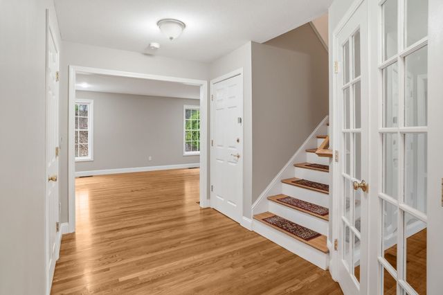 46 Cherrywood Drive, Nashua, NH 03062