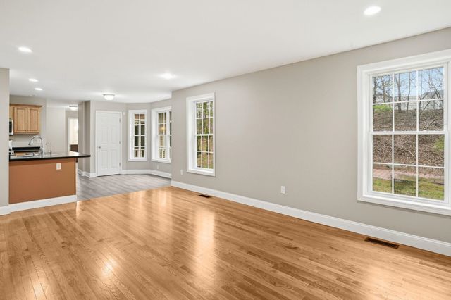 46 Cherrywood Drive, Nashua, NH 03062