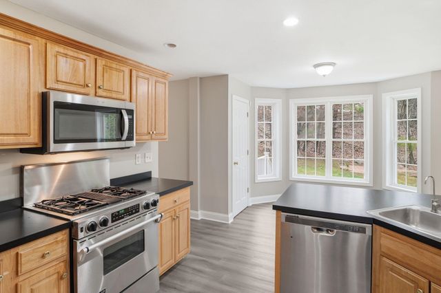46 Cherrywood Drive, Nashua, NH 03062