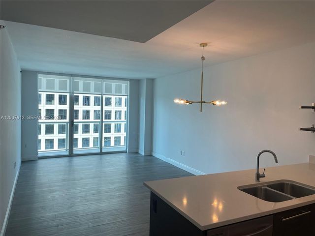 500 Brickell Avenue 1906, Miami, FL 33131