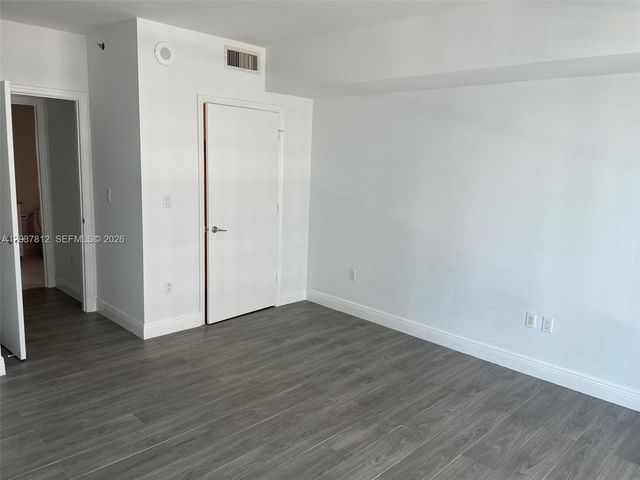 500 Brickell Avenue 1906, Miami, FL 33131
