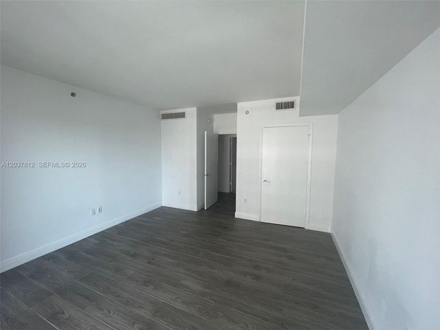 500 Brickell Avenue 1906, Miami, FL 33131