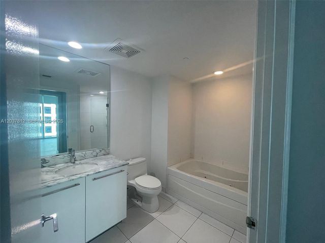 500 Brickell Avenue 1906, Miami, FL 33131