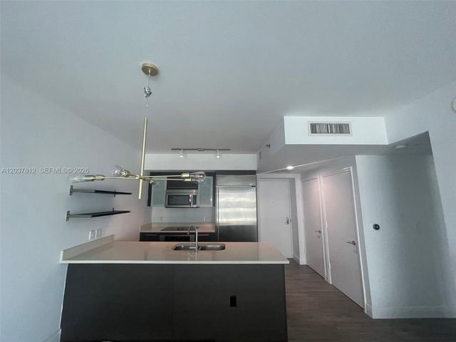 500 Brickell Avenue 1906, Miami, FL 33131