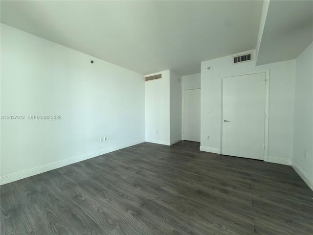500 Brickell Avenue 1906, Miami, FL 33131