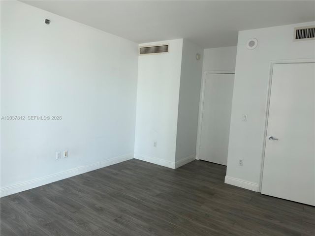 500 Brickell Avenue 1906, Miami, FL 33131