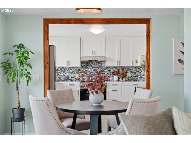 3465 STRATHMORE Pl, Eugene, OR 97405