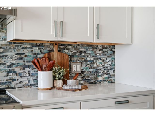 3465 STRATHMORE Pl, Eugene, OR 97405