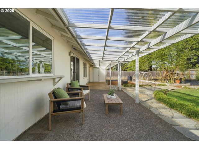 3465 STRATHMORE Pl, Eugene, OR 97405