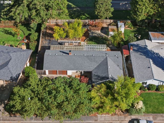 3465 STRATHMORE Pl, Eugene, OR 97405