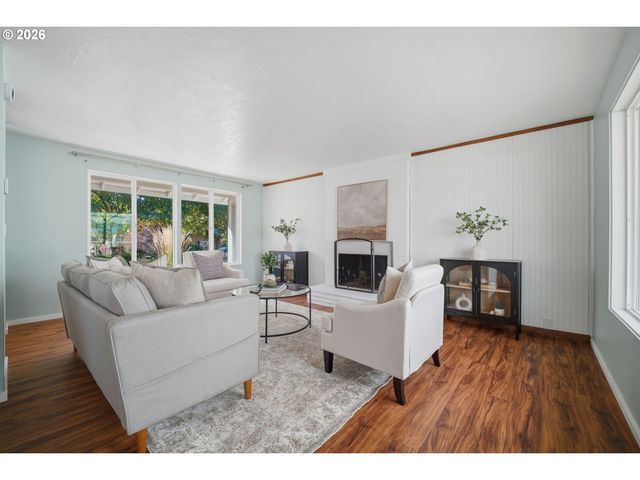 3465 STRATHMORE Pl, Eugene, OR 97405