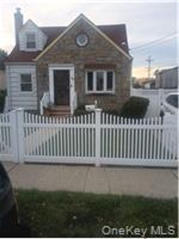 16 Stone Street, Elmont, NY 11003 — photo 2