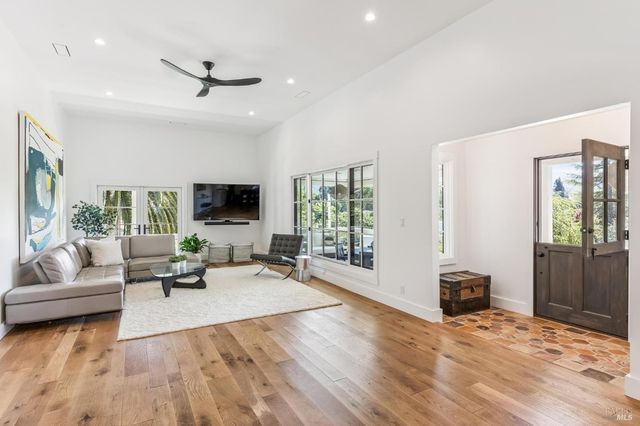 1145 3rd Ave, Napa, CA 94558