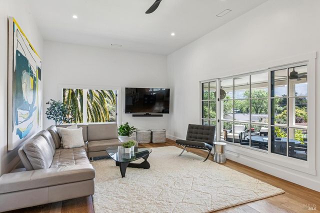 1145 3rd Ave, Napa, CA 94558