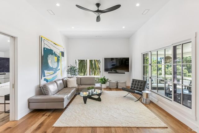 1145 3rd Ave, Napa, CA 94558