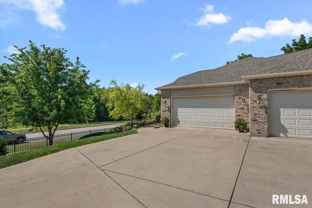 310 BOULDER CREEK Drive, Chatham, IL 62629