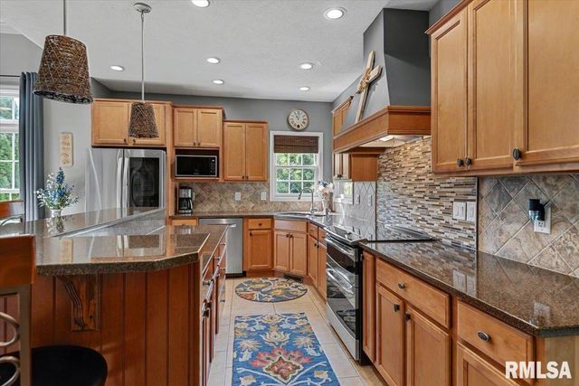 310 BOULDER CREEK Drive, Chatham, IL 62629