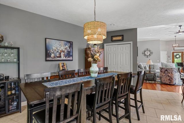 310 BOULDER CREEK Drive, Chatham, IL 62629