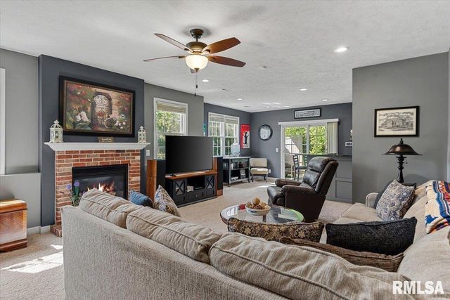 310 BOULDER CREEK Drive, Chatham, IL 62629