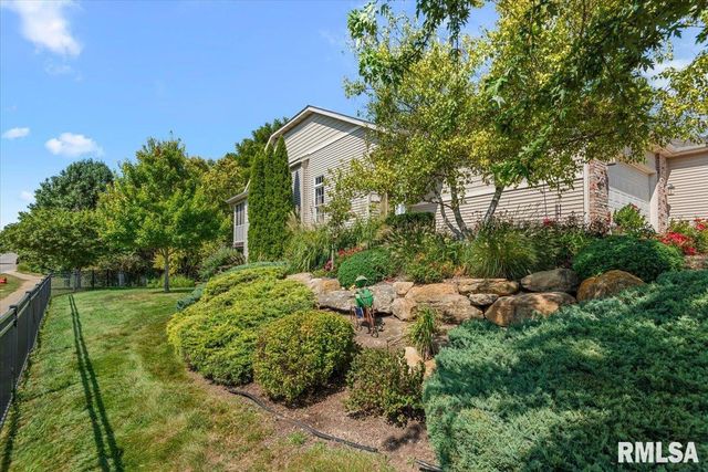 310 BOULDER CREEK Drive, Chatham, IL 62629