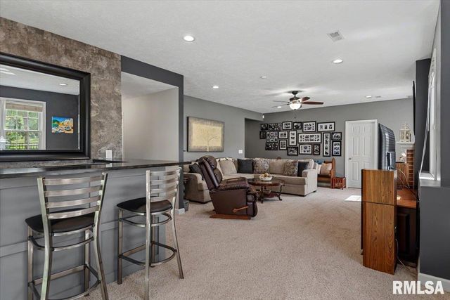 310 BOULDER CREEK Drive, Chatham, IL 62629