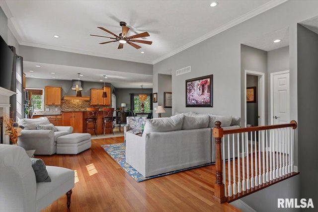 310 BOULDER CREEK Drive, Chatham, IL 62629