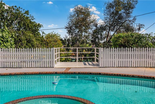 1111 Arbor Dell Road, Los Angeles, CA 90041
