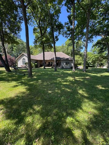 11624 W Briarwood Drive, Monticello, IN 47960