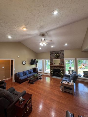 11624 W Briarwood Drive, Monticello, IN 47960