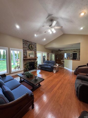 11624 W Briarwood Drive, Monticello, IN 47960