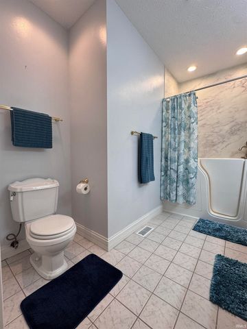 11624 W Briarwood Drive, Monticello, IN 47960