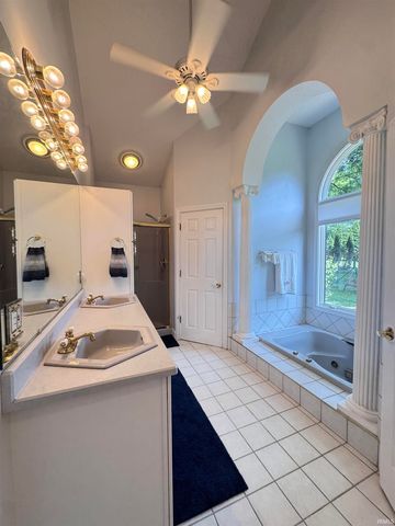 11624 W Briarwood Drive, Monticello, IN 47960