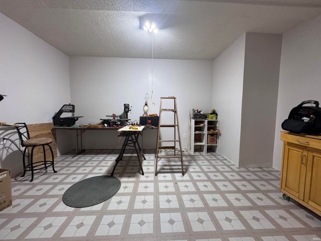 11624 W Briarwood Drive, Monticello, IN 47960