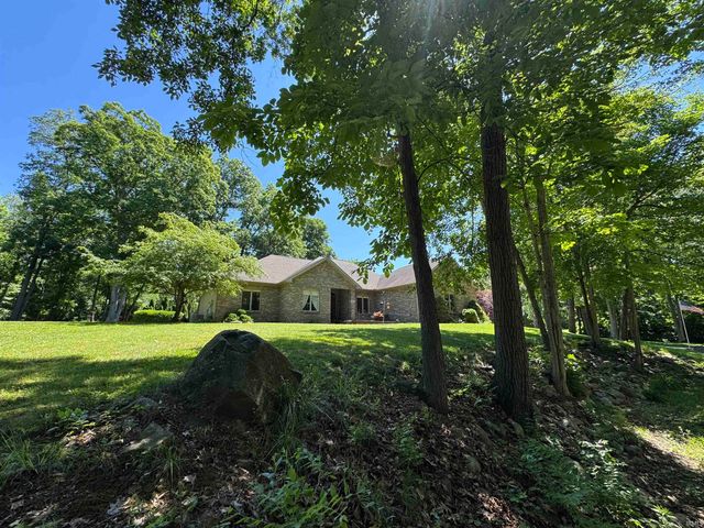 11624 W Briarwood Drive, Monticello, IN 47960
